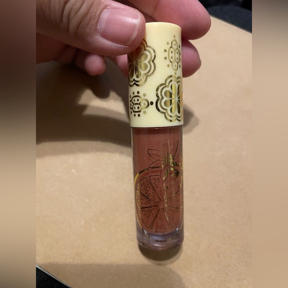 Colourpop Lux Lemon Come Thru Gloss. - Picture 6 of 7